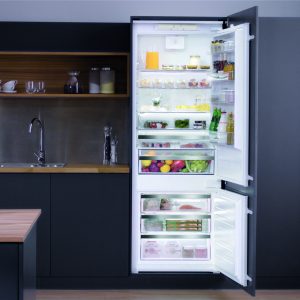 Hotpoint_70cm built-in fridge freezer