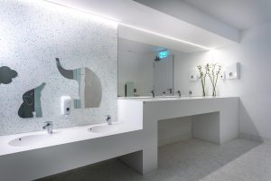lavoare kuma, spatii publice