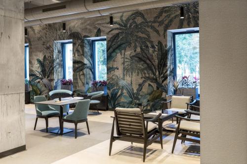 Interior,Of,A,Empty,Modern,Hotel,Lounge,Cafe
